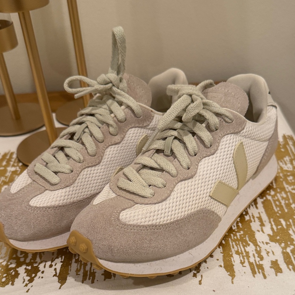 Veja Women's Beige and White Sneakers